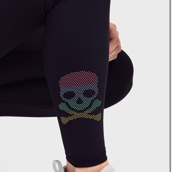 ❤️ SOUL BY SOULCYCLE Pride Silicone Skull Leggings B8 - Picture 2 of 7